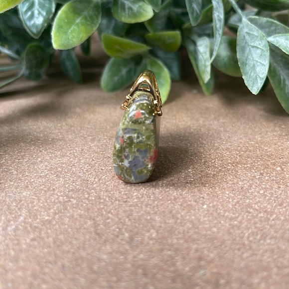 #1 Unakite Stone Crystal Carved Bag - Picture 3 of 5